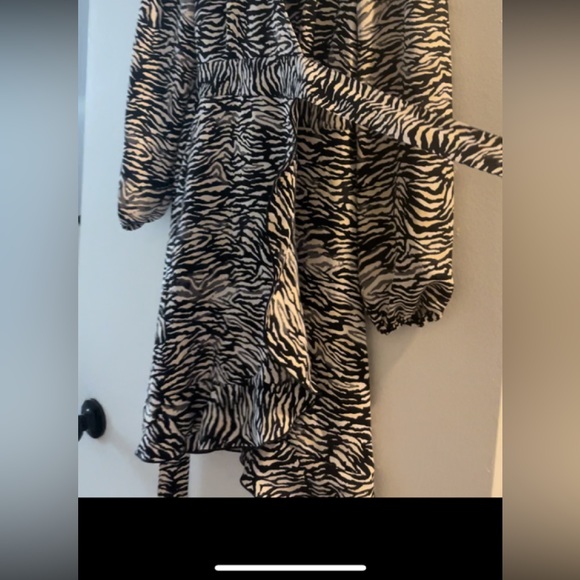 Sold - Picture 3 of 4